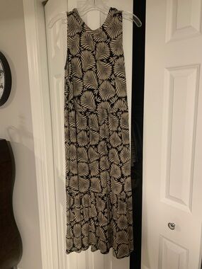 LOFT Black and Cream Palm-Print Maxi Skirt